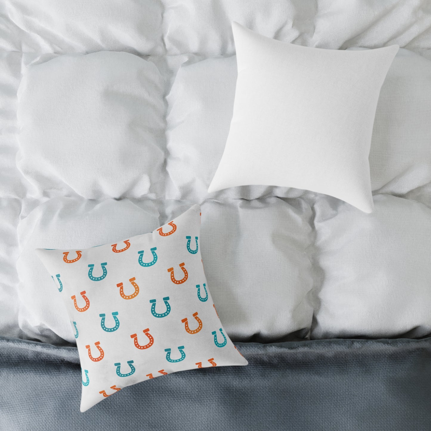 Horseshoe Pattern Throw Pillow