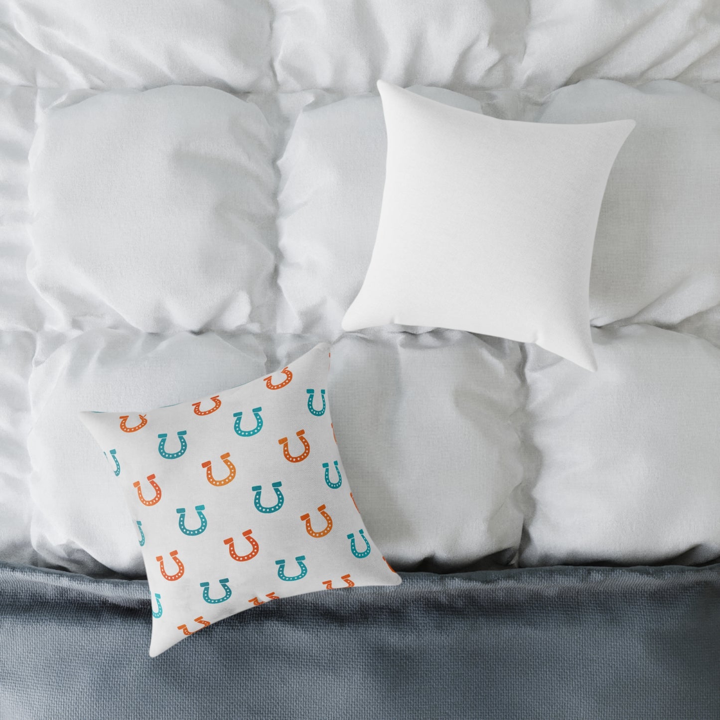 Horseshoe Pattern Throw Pillow